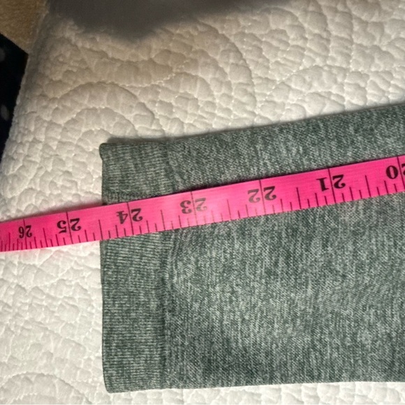 Women's Green Leggings - Picture 9 of 10